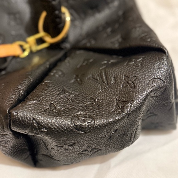 Louis Vuitton Hobo Bag - Picture 5 of 13
